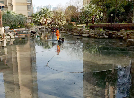 江山景观池淤泥清理